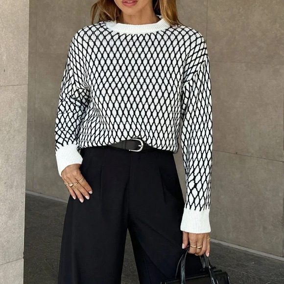Black And White Casual Women's Geometric Pattern Pullover Sweater - Picture 6 of 8